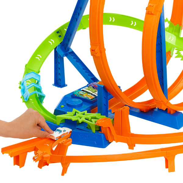 Hot Wheels трек “Гигантская петля с безумными столкновениями”