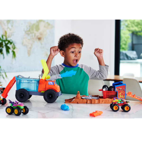 Hot Wheels Set de joc cu 5-Alarm Rescue seria „Monster Trucks  Color Shifters”