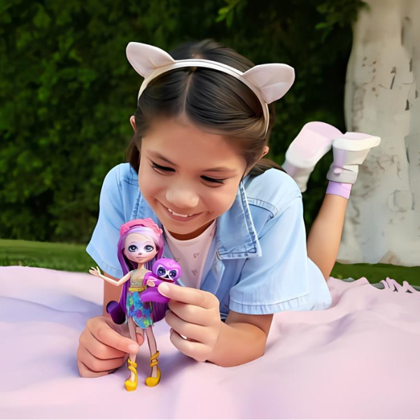 Papusa Enchantimals „Sabindra Leneș și Tang”