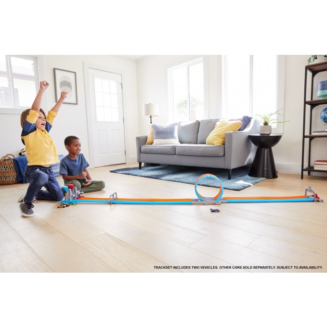 Set de joacă Hot Wheels Action – “Double Loop Dash”
