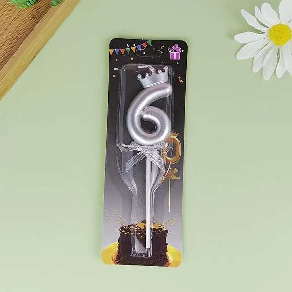 Cumpara  Totul pentru party - Lumanare argintie cifra 6 – 59..