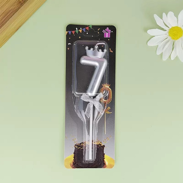 Cumpara  Totul pentru party - Lumanare argintie cifra 7 – 59..