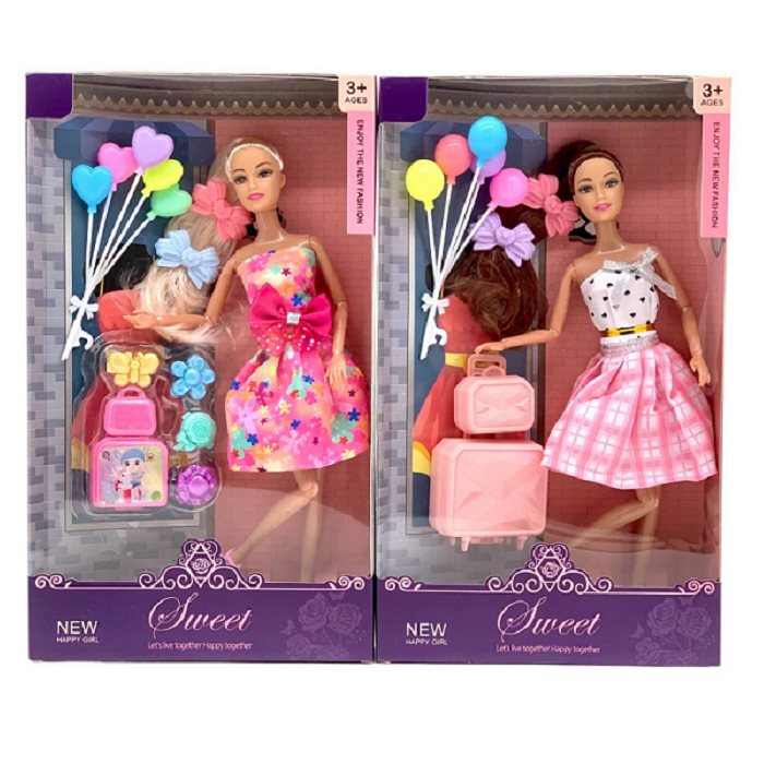 Papusa  cu accesorii (Cutie deteriorată)