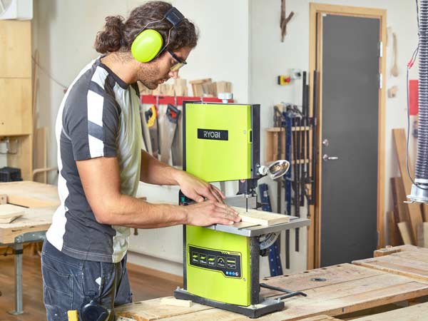 Fierastrau cu banda RYOBI RBS904