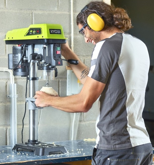 Maşina de găurit de banc RYOBI RDP102L