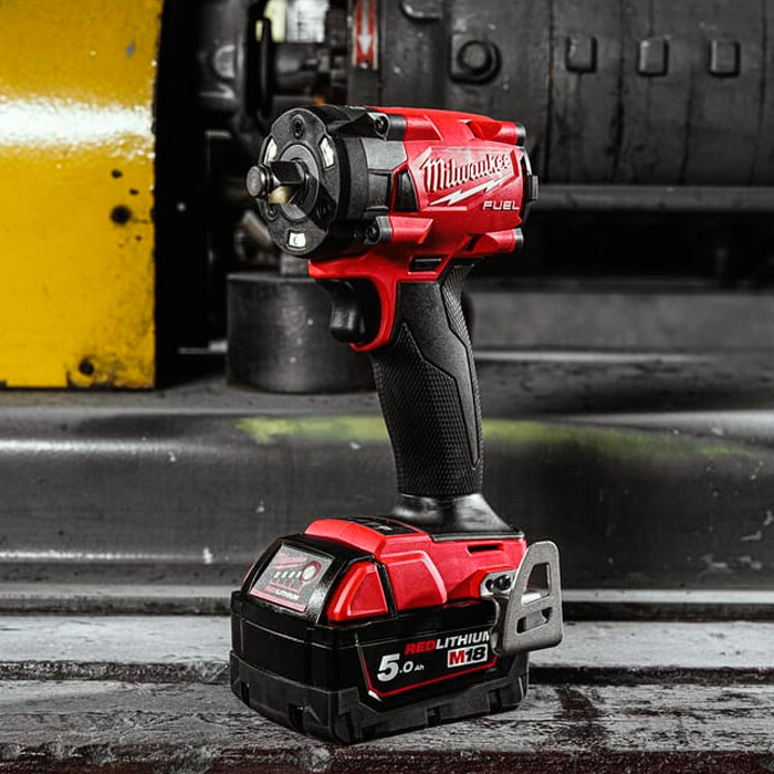 Masina de insurubat cu impact Milwaukee M18FIW2F12-0