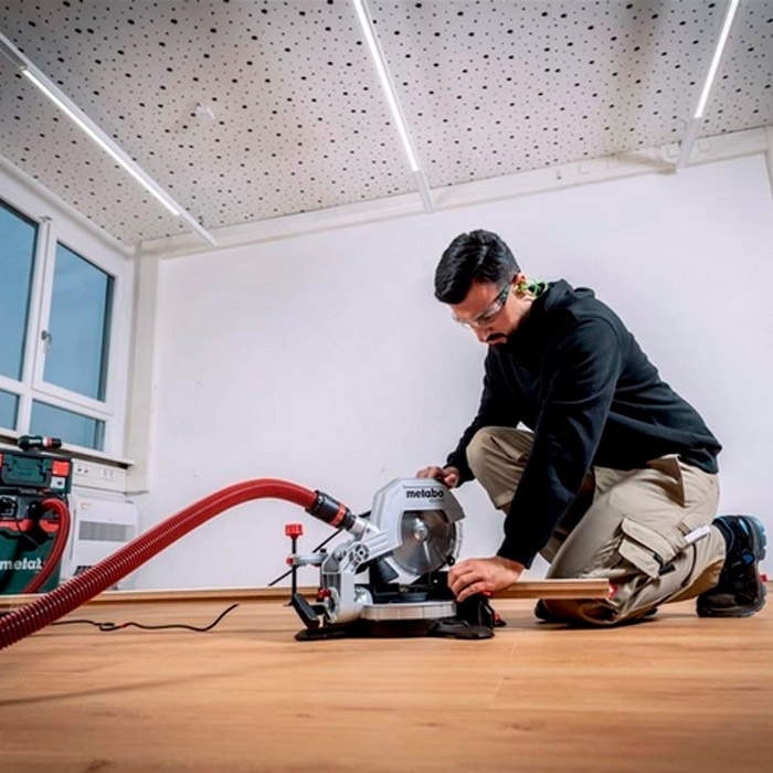 Fierastrau de debitat si sanfrenat Metabo KS 216 M