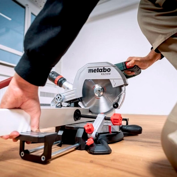 Fierastrau de debitat si sanfrenat Metabo KS 216 M