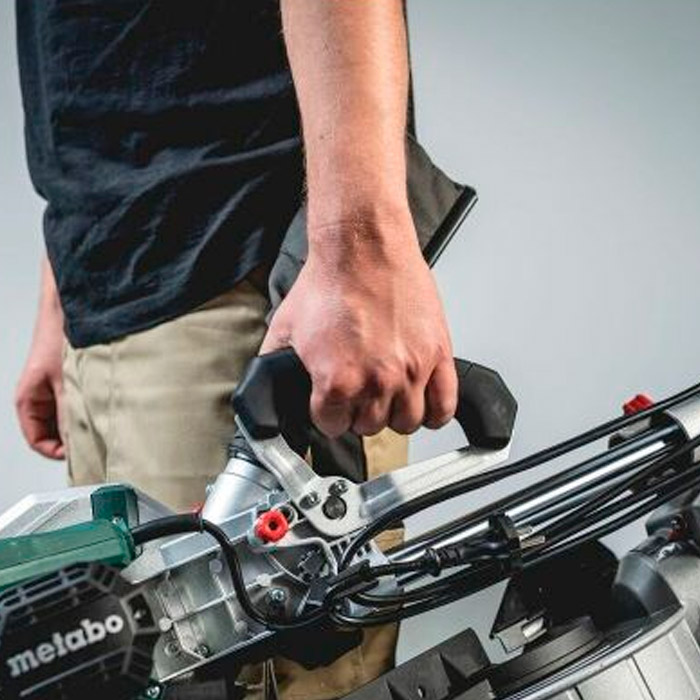 Fierastrau de debitat si sanfrenat METABO KGS305M