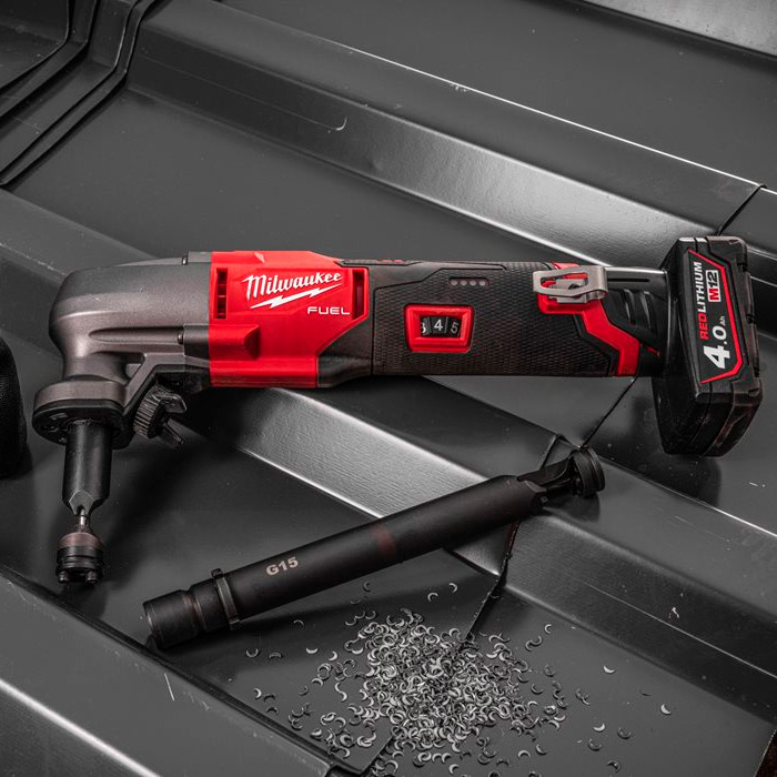 Masina de taiat tabla pe acumulator Milwaukee M12FNB16-0
