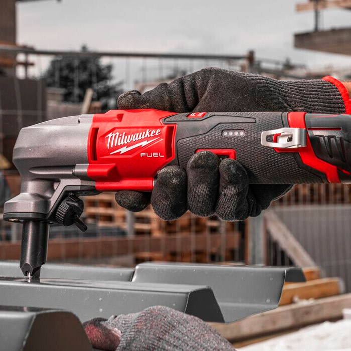 Masina de taiat tabla pe acumulator Milwaukee M12FNB16-0