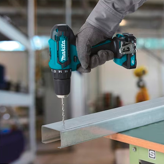 Masina de gaurit si insurubat cu impact MAKITA HP488D002