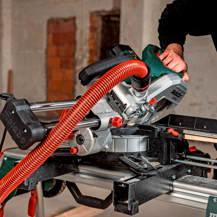 Fierastrau de debitat si sanfrenat METABO KGS254M