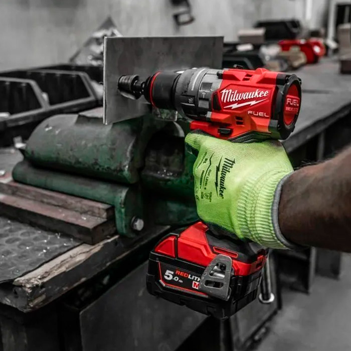Masina de gaurit si insurubat cu impact pe acumulatori Milwaukee M18 FPD3-402C