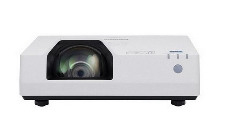 Projector Panasonic PT-TMZ400; ShortThrow, LC..