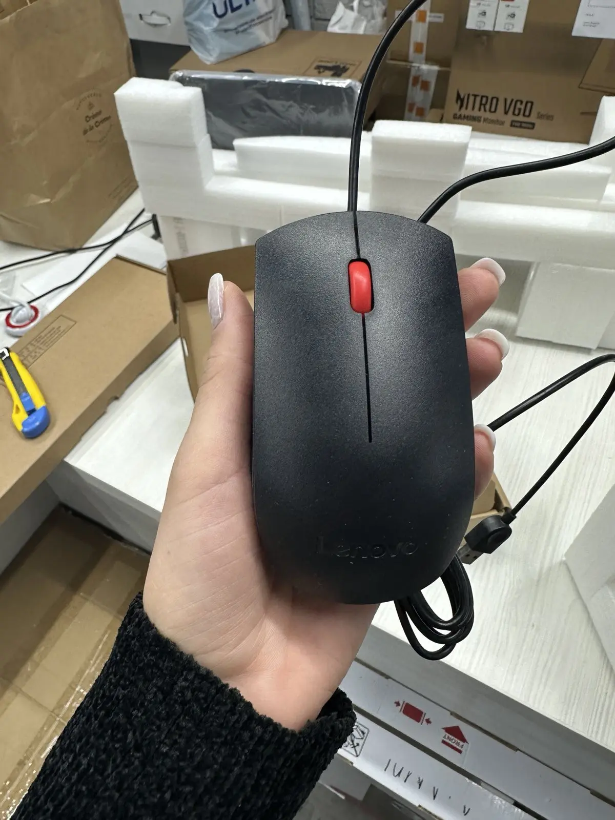 Computer All-in-One Lenovo V50a 24IMB, 23,8", Intel Core i3-10100T, 8GB/256GB, Fără SO, Negru