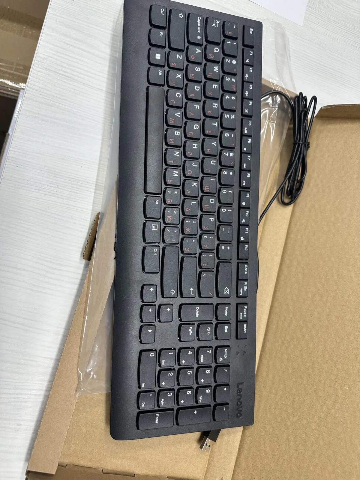 Computer All-in-One Lenovo V50a 24IMB, 23,8", Intel Core i3-10100T, 8GB/256GB, Fără SO, Negru