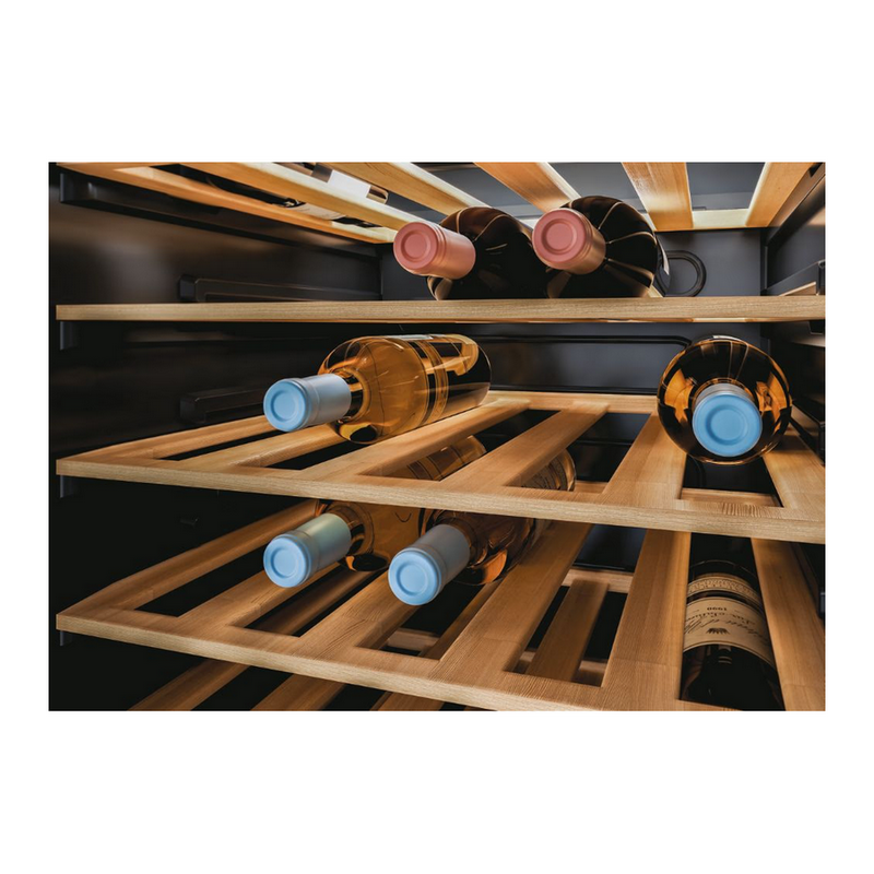 Dulap pentru vin Candy CWC 200 EELW/NF Negru
Independentă | 158 kWh | G