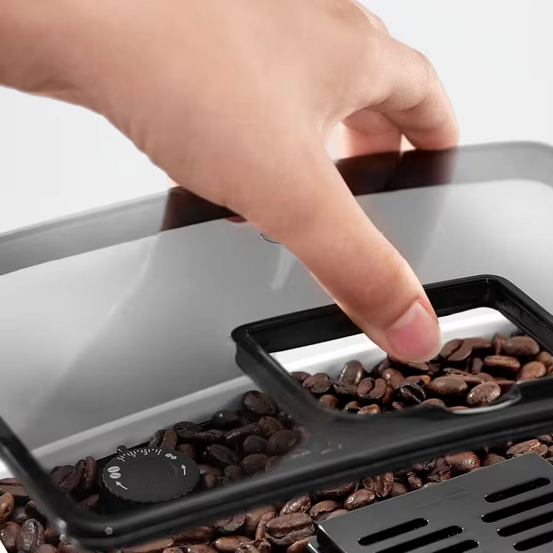 Aparat de cafea DeLonghi ECAM22.110 Alb
Cafea măcinată,Cafea boabe | 1450 W | 15 bar | 1.8 l