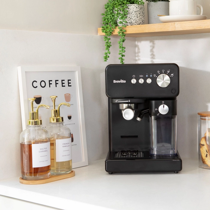 Cafetiera manuala Breville VCF183X Negru
Cafea măcinată | 1450 W | 15 bar | 2.8 l