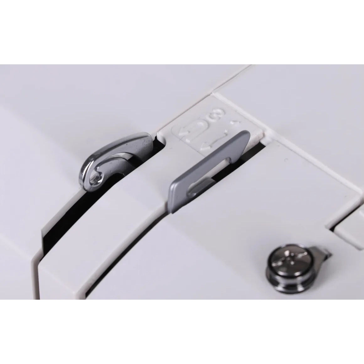 Швейная машина JANOME LW17 Белый