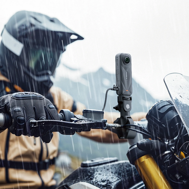 Аксессуары для экшн камеры Insta360 X5 All-Weather USB Charging Cover Черный