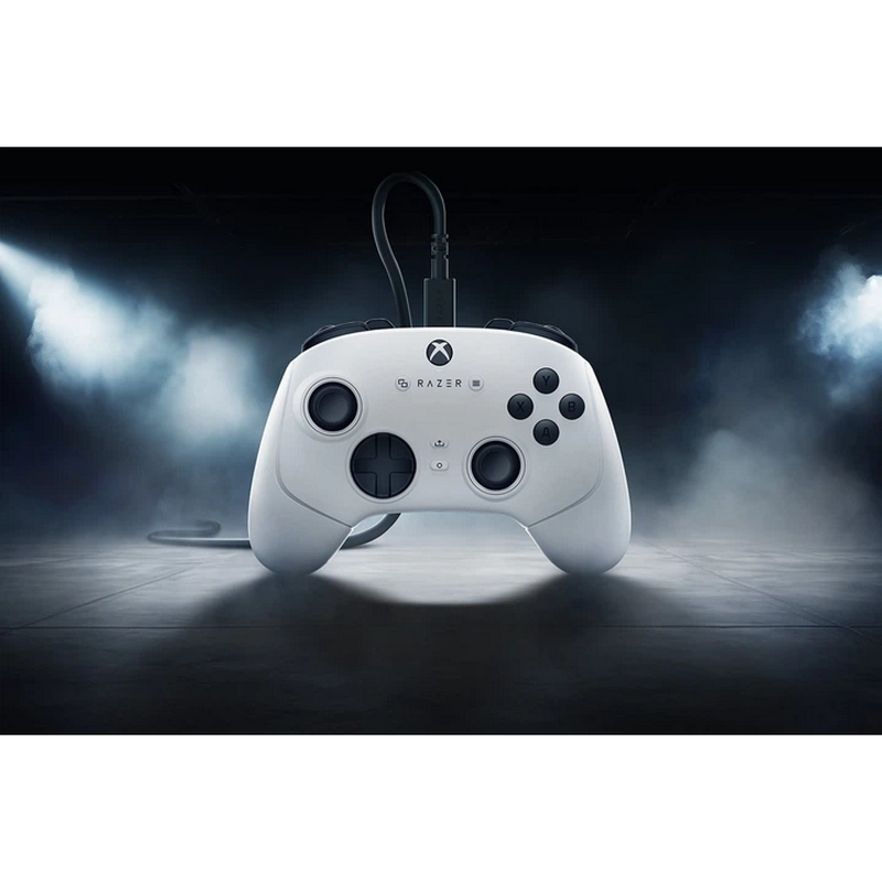 Gamepad Razer Wolverine V3 Alb
Cu fir | USB