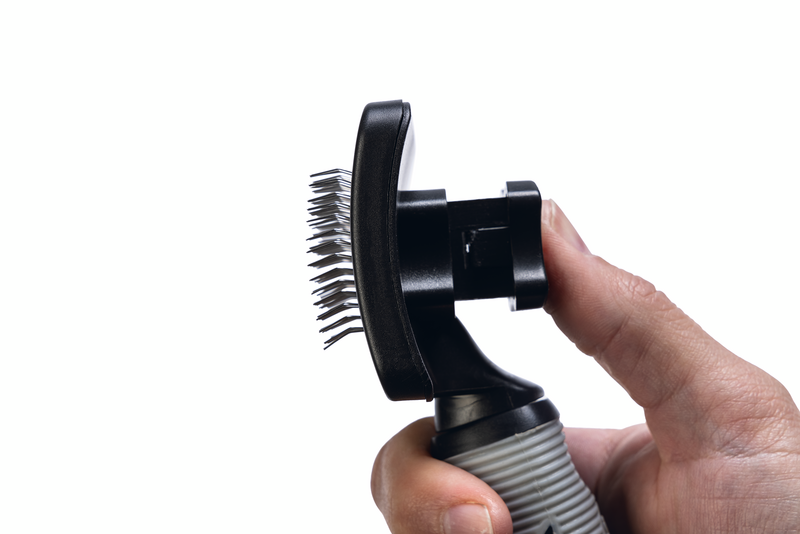 BEEZTEES Perie cu autocurățare SLICKER BRUSH S Dog Black