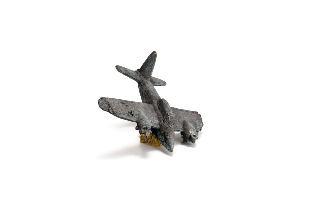BEEZTEES decoration airplane wreckage