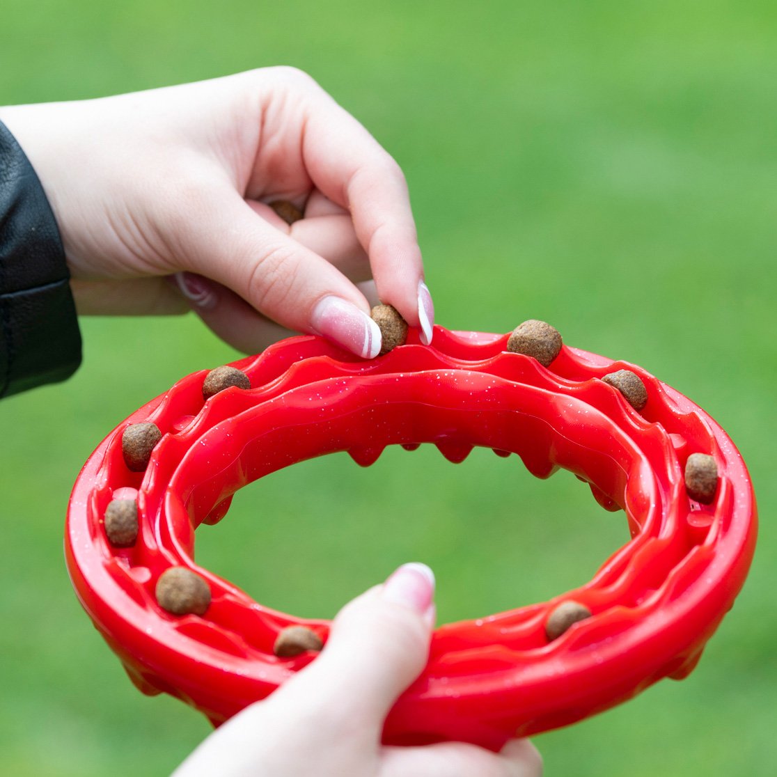 Ferplast игрушка резиновая SMILE M RING Red