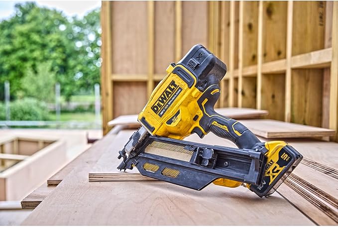 Гвоздезабивной пистолет DeWALT DCN950N-XJ