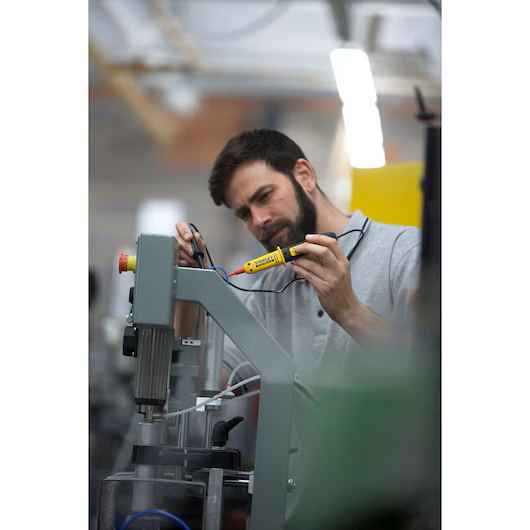 Вольтметр цифровой FMHT82566-0