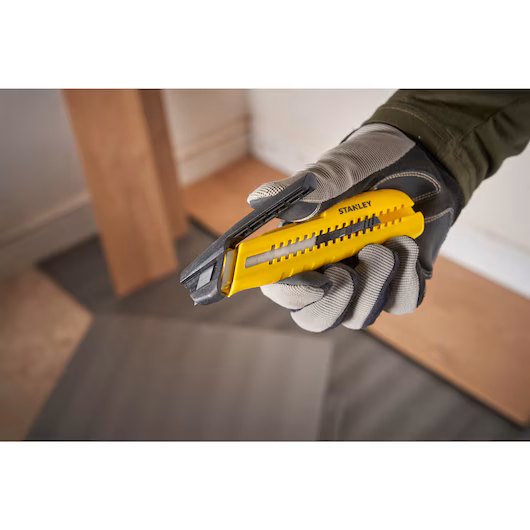 Cuțit cu lamă segmentată 18mm STHT10489-0 Stanley