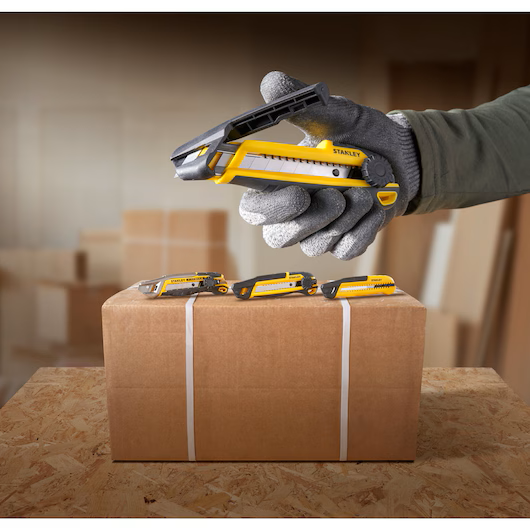 Cuțit cu lamă segmentată 18mm Stanley STHT10500-0