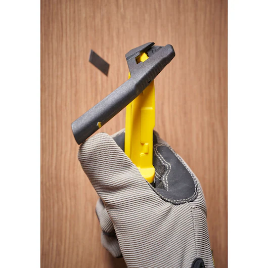Cuțit cu lamă segmentată 18mm Stanley STHT10500-0