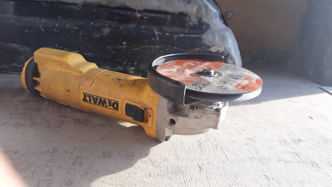 Polizor unghiular DeWALT DWE4217