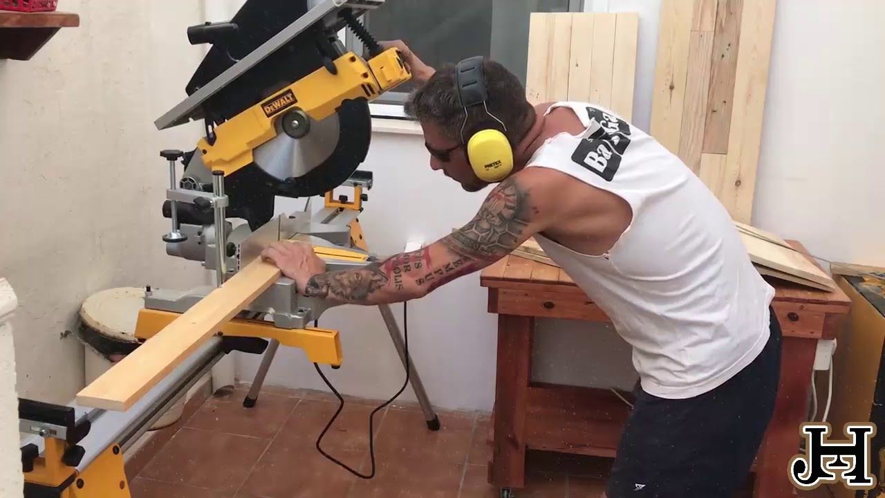 Ferăstrău circular combinat DeWALT D27113