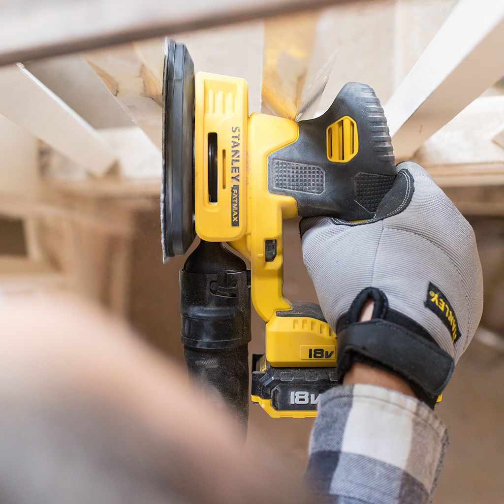 MASINA DE SLEFUIT CU VIBRATII CU ACUM. STANLEY FATMAX FMCW210D1