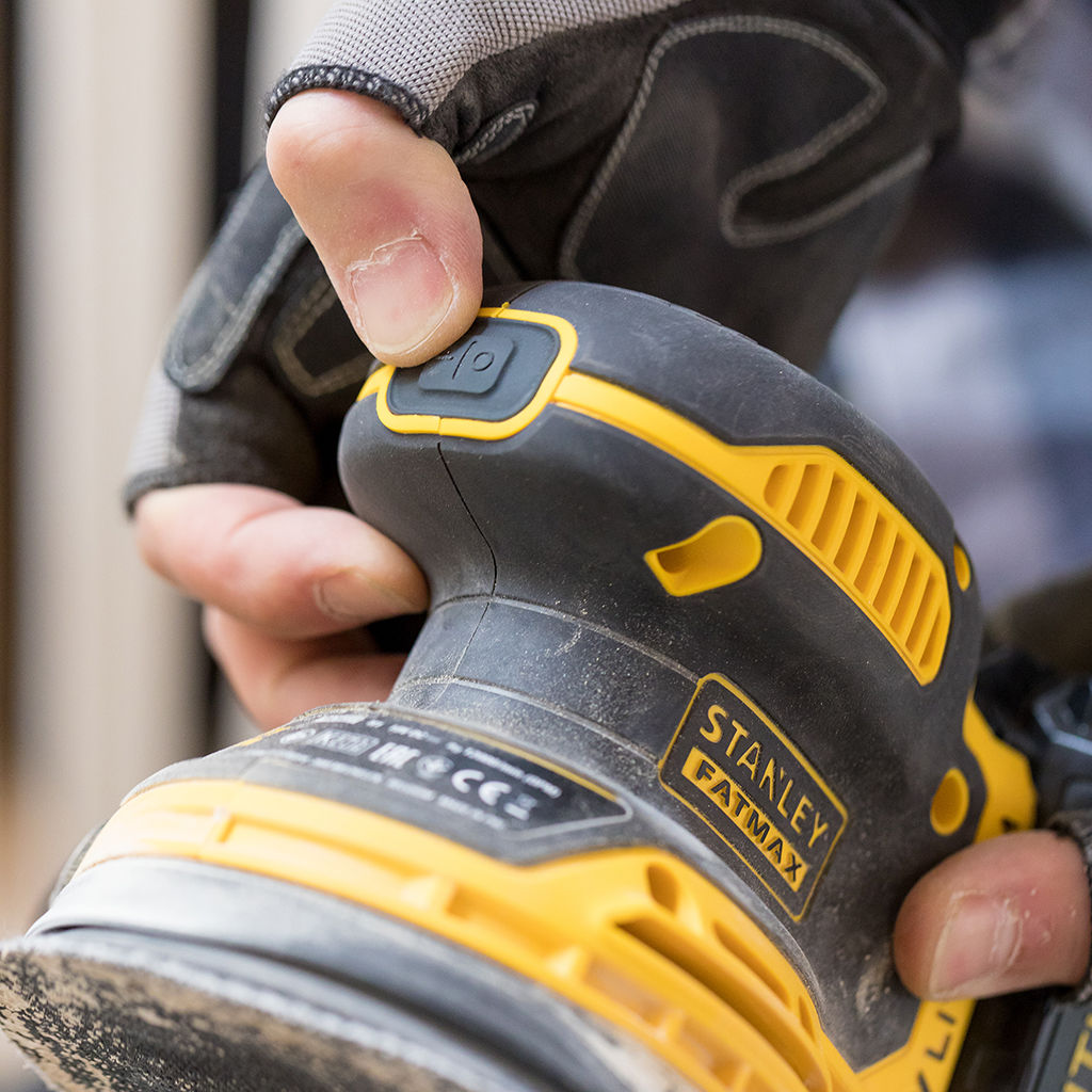MASINA DE SLEFUIT ORBITALA CU ACUM. STANLEY FATMAX FMCW220D1