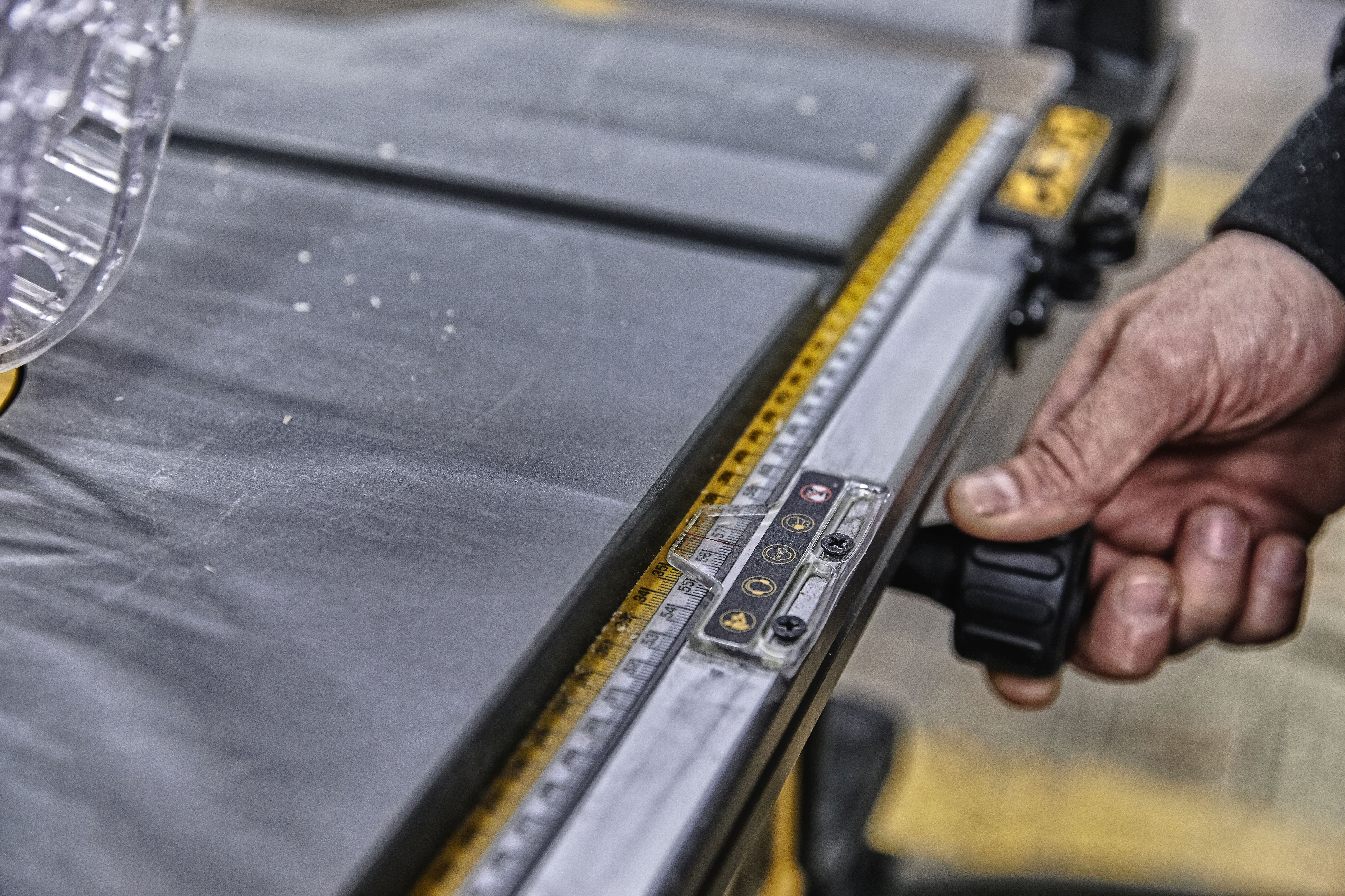 Ferestrău circular de masă DEWALT DWE7492