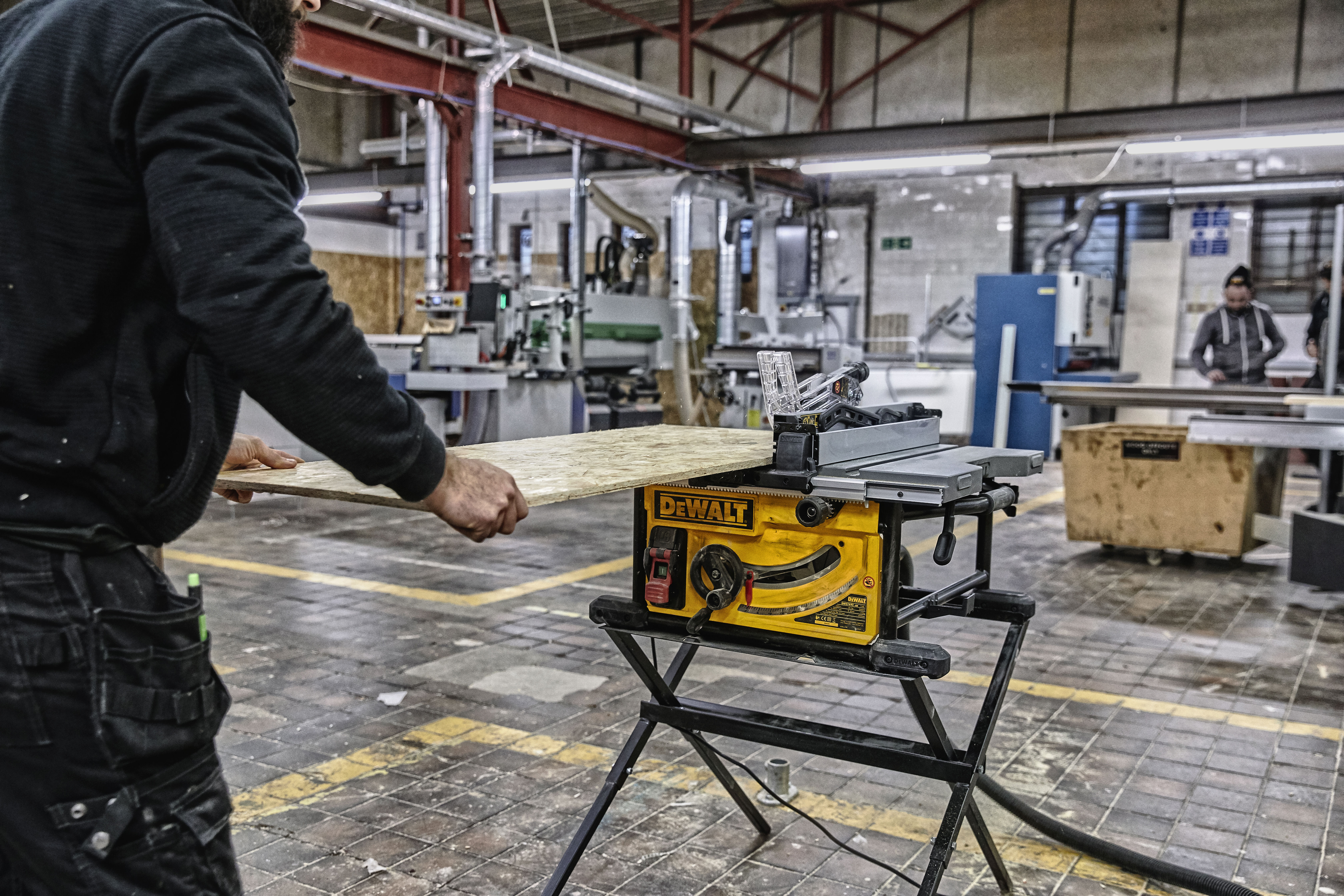 Ferestrău circular de masă DEWALT DWE7492