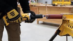 Polizor drept cu acumulator DeWALT DCG426N