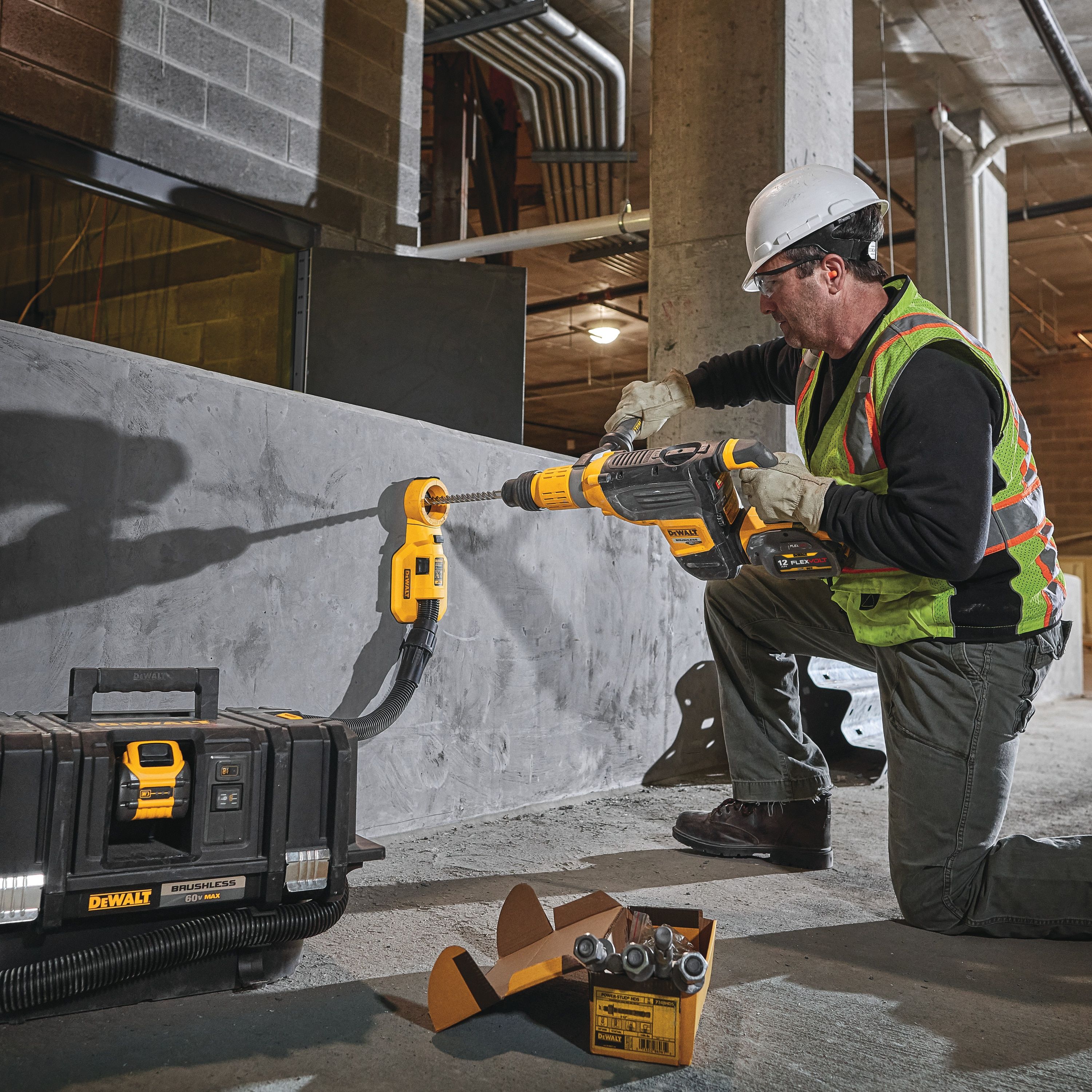 Ciocan rotopercutor cu acumulator DeWalt SDS-Plus DCH773Y2