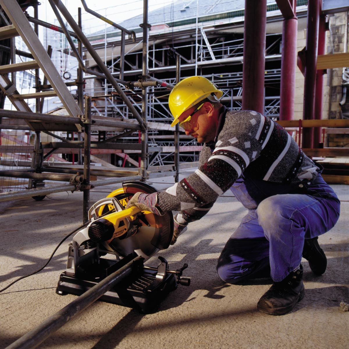 Ferestrau de debitat metal DeWALT DW872