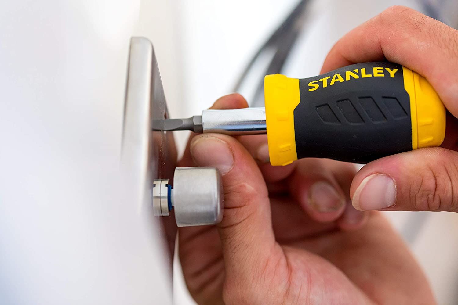 Отвертка Stanley Stubby Multibit  0-66-357