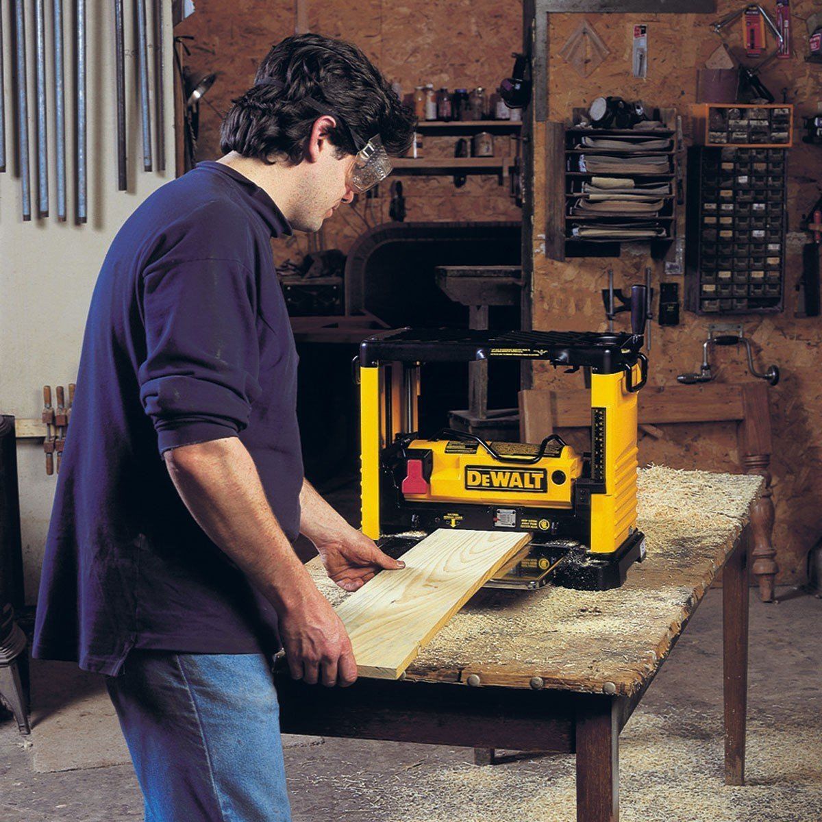 Masina de rindeluit si degrosat DeWALT DW733