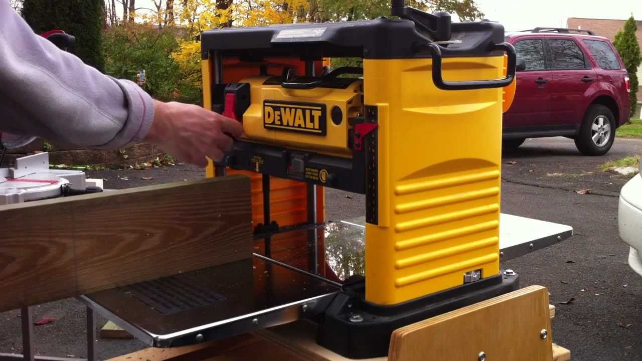 Masina de rindeluit si degrosat DeWALT DW733
