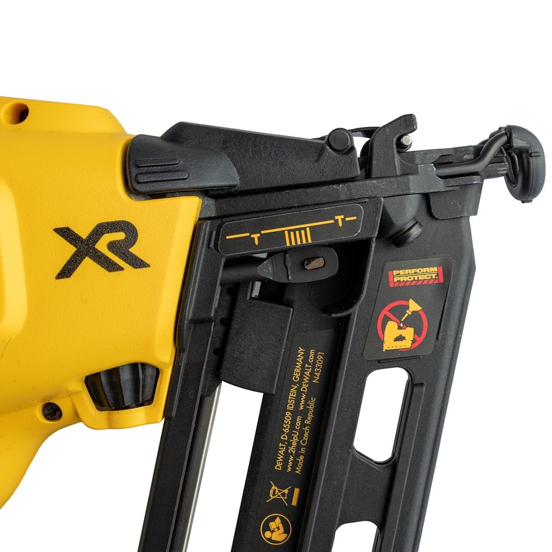 Pistol de batut cuie otel/beton DeWALT DCN660N