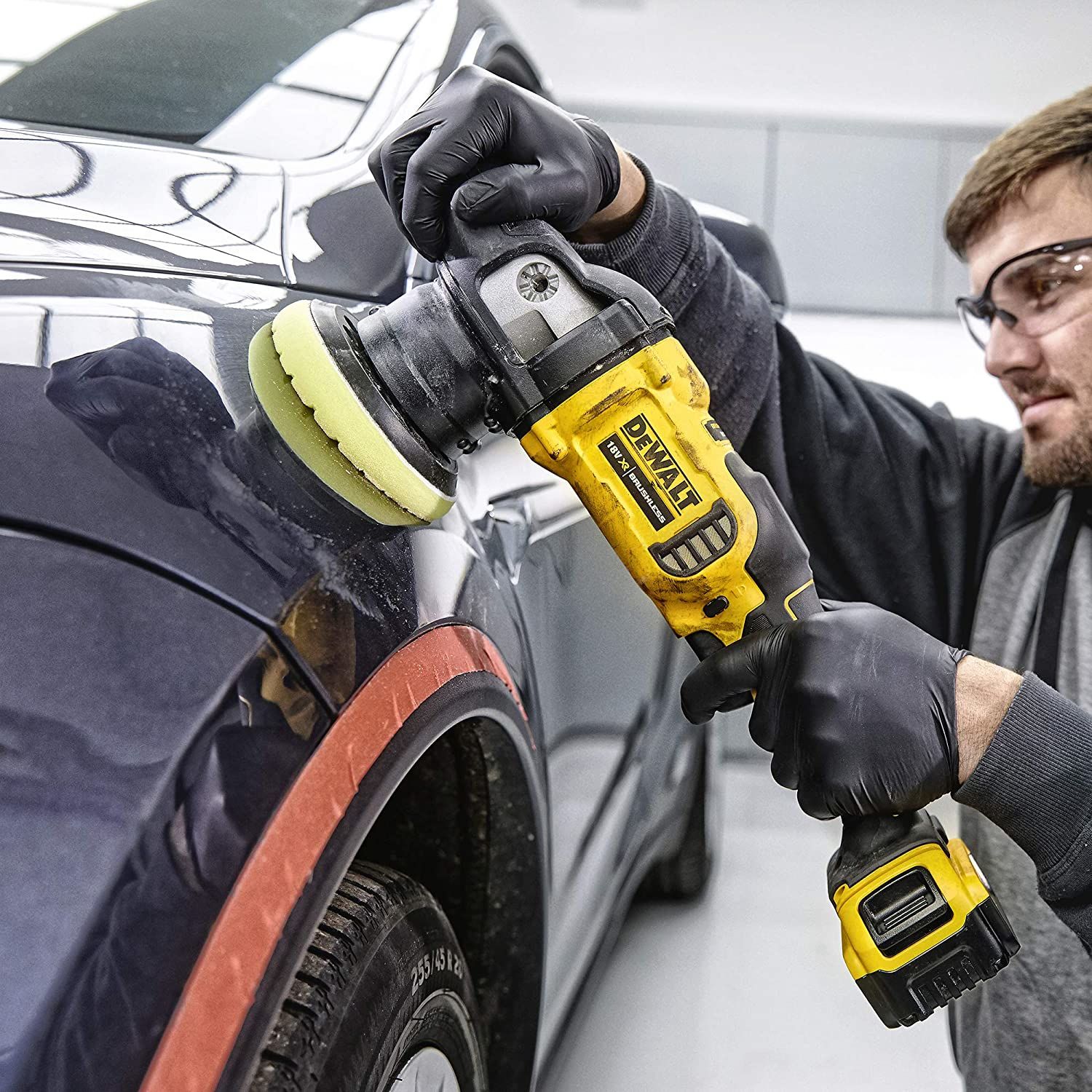 Masina de lustruit cu acumulator DeWALT DCM848N