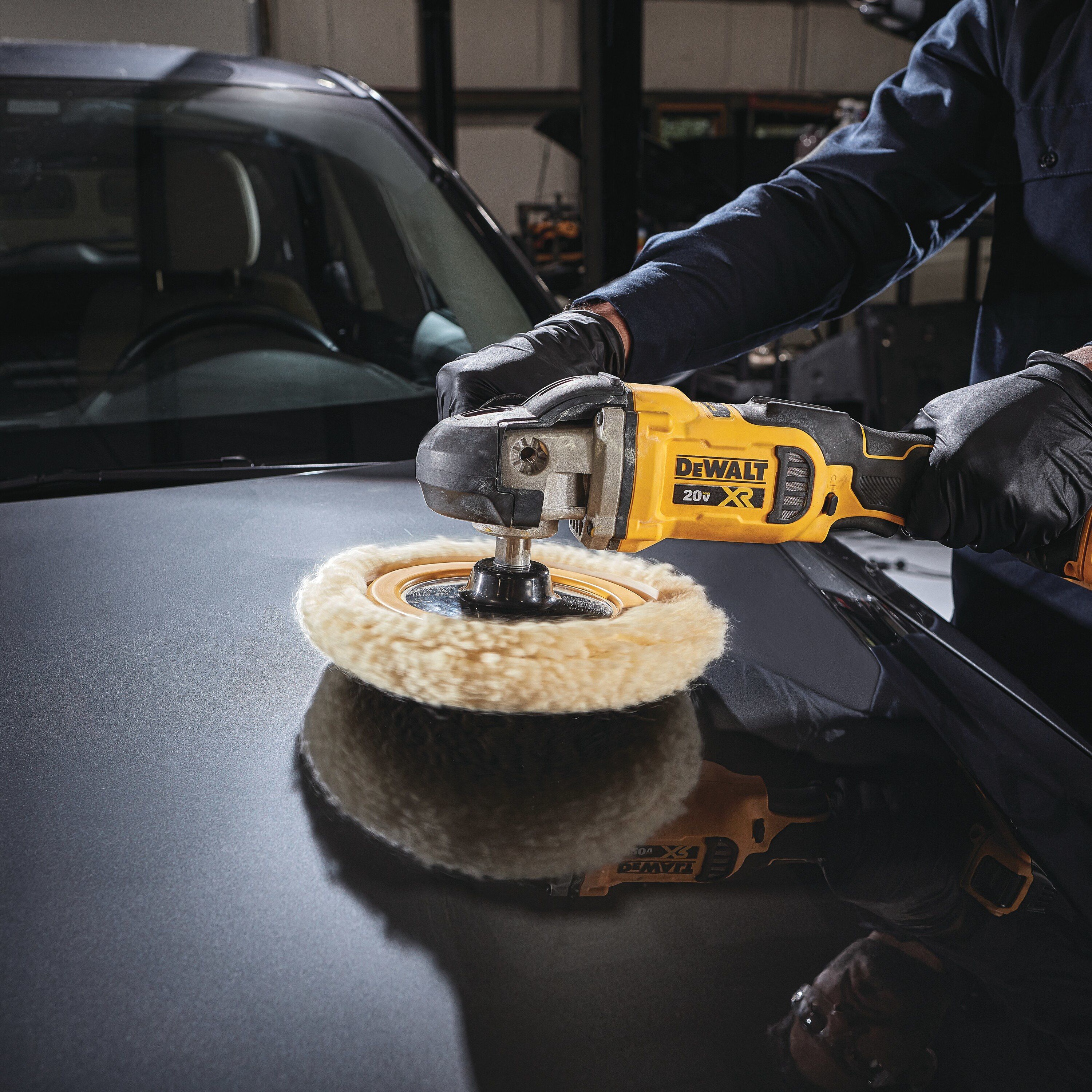 Полировальная аккумуляторная машина DeWALT DCM849N